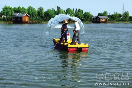 夏季水质变坏病害盛行夏鱼塘管理及鱼病防治